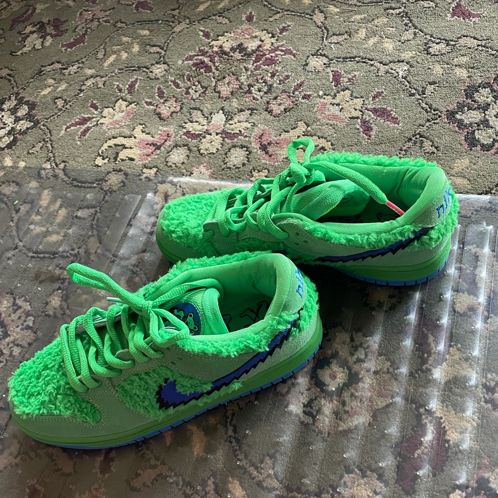 Nike SB Dunk Low Grateful Dead